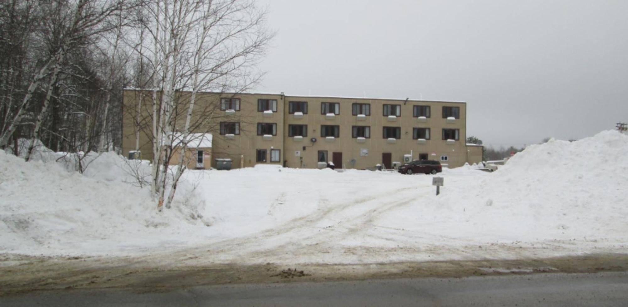Katahdin Inn & Suites Millinocket Exterior foto