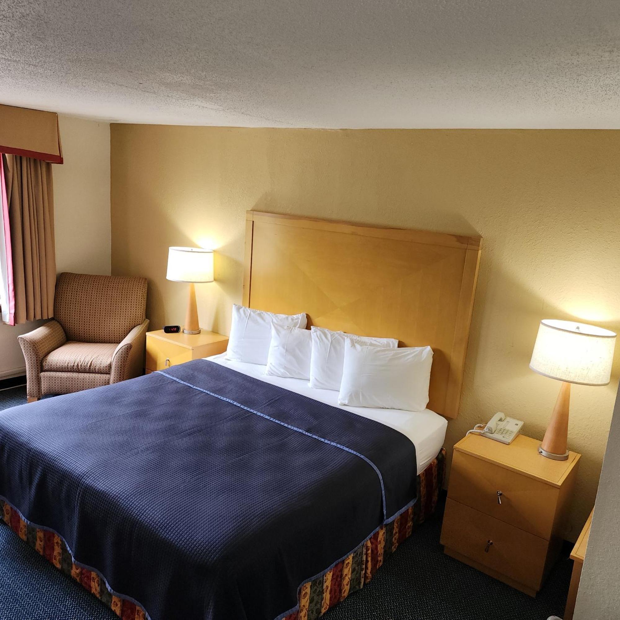 Katahdin Inn & Suites Millinocket Exterior foto