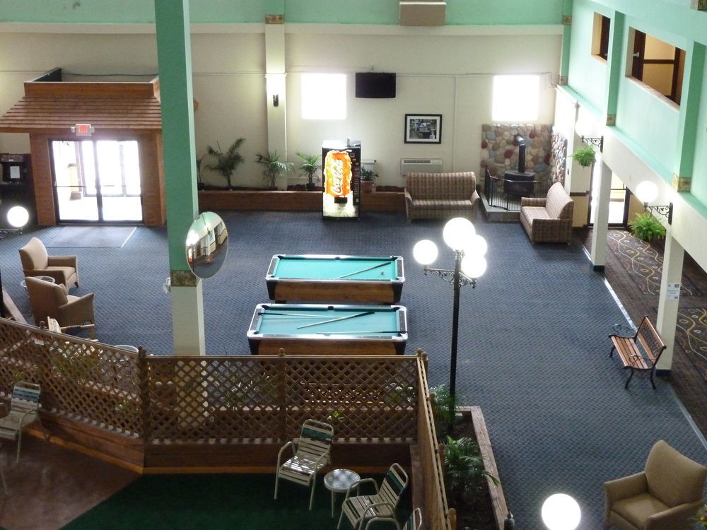 Katahdin Inn & Suites Millinocket Exterior foto
